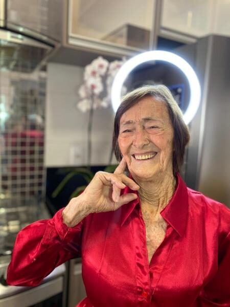 Dona Dinah, 90, ensina a fazer doces e salgados no Instagram do neto dela - Arquivo pessoal - Arquivo pessoal