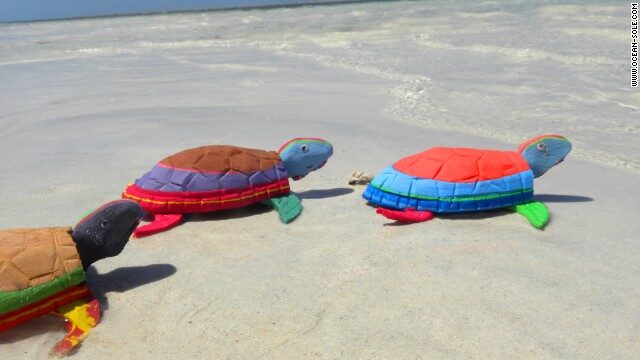 tartarugas-chinelos-praia-reciclagem-6928530
